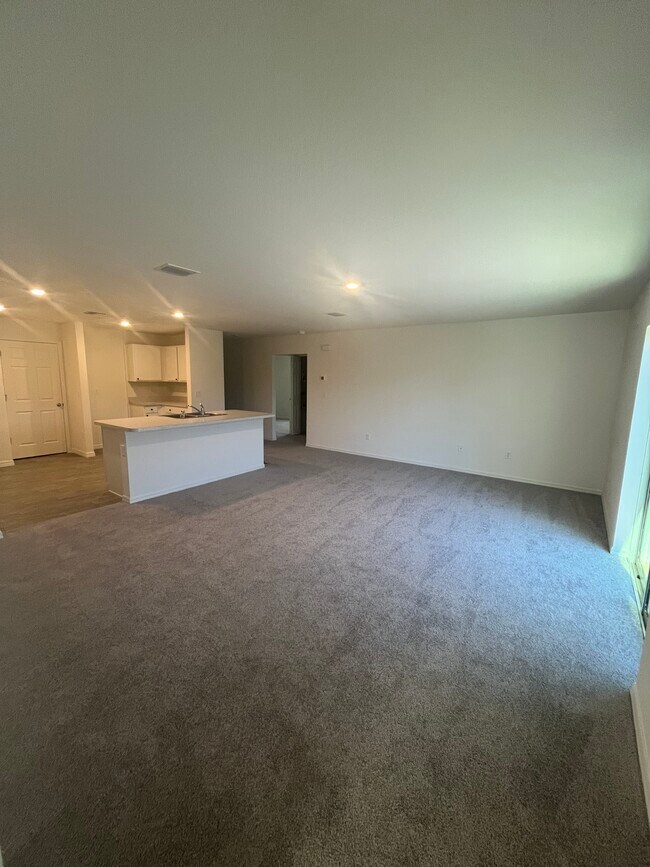 Foto del edificio - 27 Wood Cedar Dr