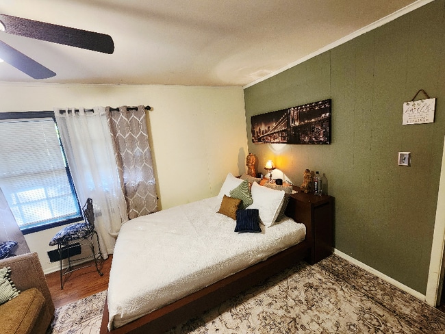 Photo - 4197 Fredericksburg Dr House