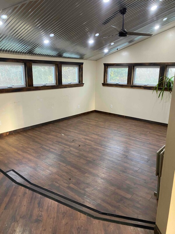 Foto del edificio - 604 Crowley Rd