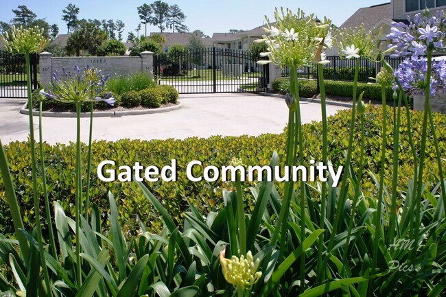 Foto del edificio - 13600 Breton Ridge St