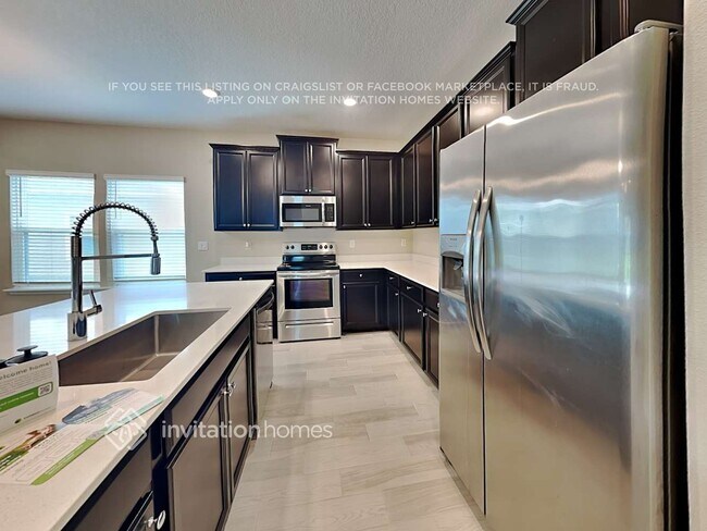 Building Photo - 11255 Oyster Creek Rd