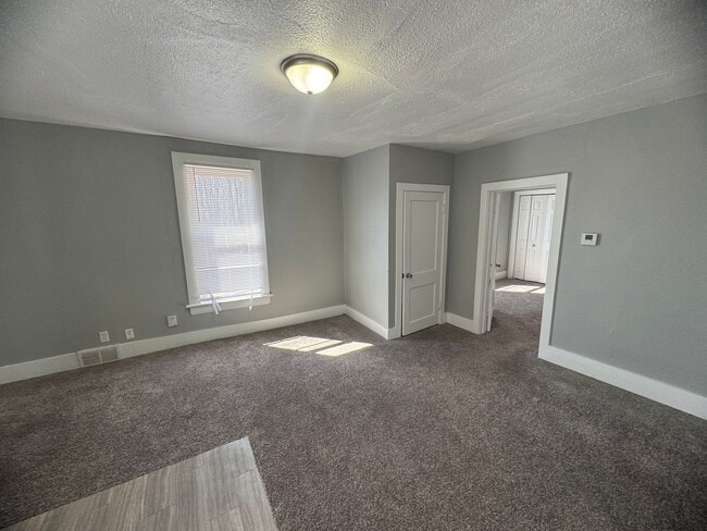 Building Photo - 524 Lincoln Ct