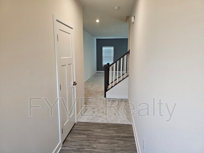 Building Photo - 3178 Broadleaf Wy