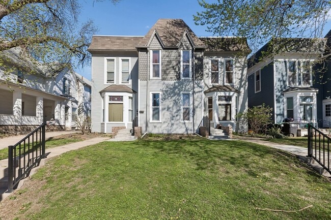 Photo - 1313 S 32nd St Apartment