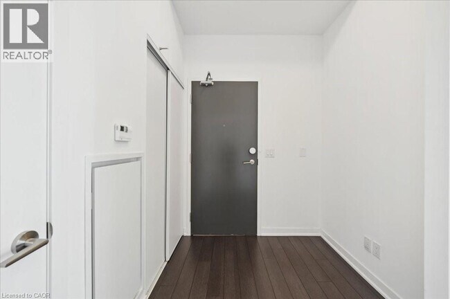 Photo du bâtiment - 85 Duke St W