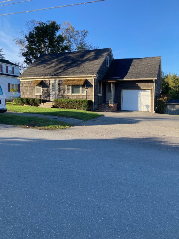 137 Chamberlain St, Brewer, ME 04412 House Rental in Brewer, ME
