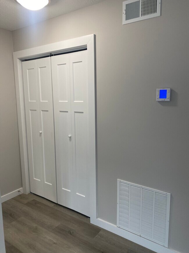 #6 Entryway Closet - 276 McCullough Street