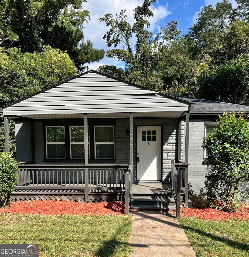 Primary Photo - 279 W Lake Dr NW