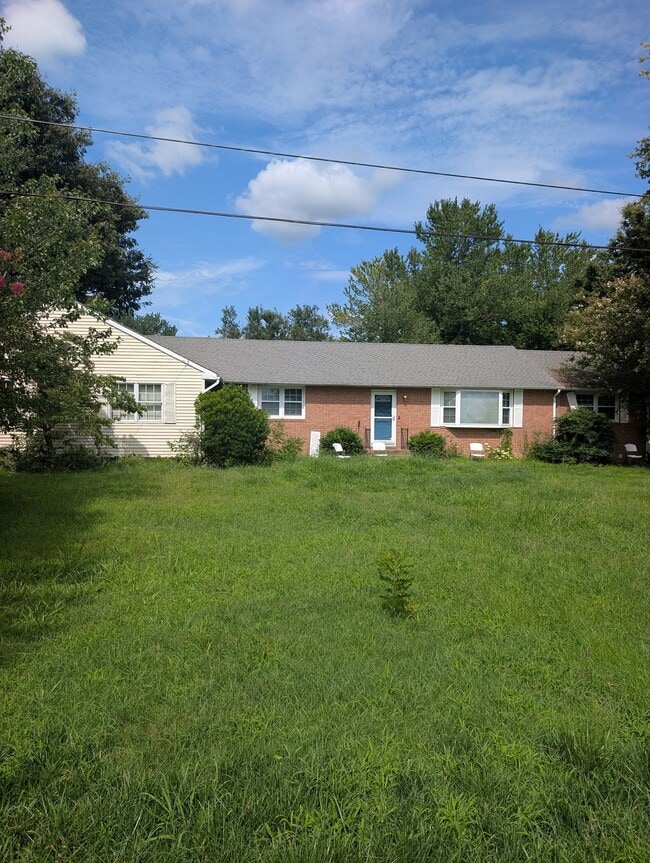 Building Photo - 43640 Potomac Shores Rd