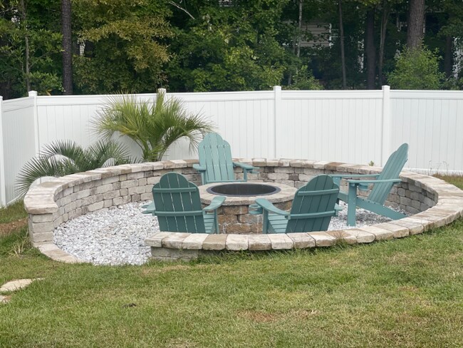 Building Photo - 344 Emery Oak Dr