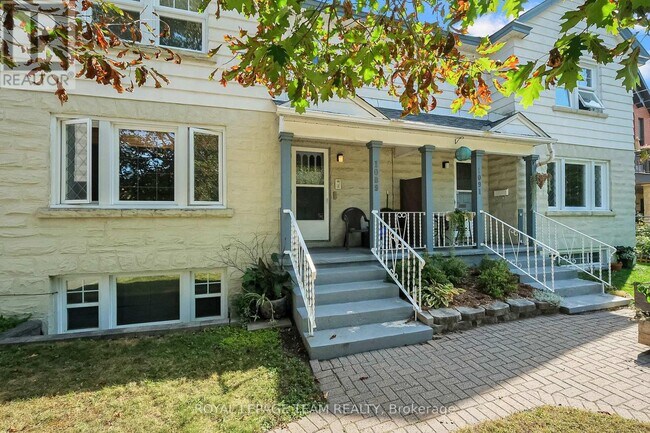 Photo du bâtiment - 1089 N River Rd