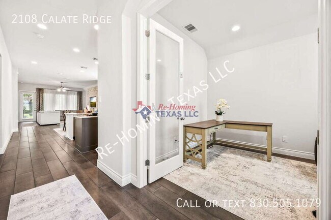Building Photo - 2108 Calate Ridge