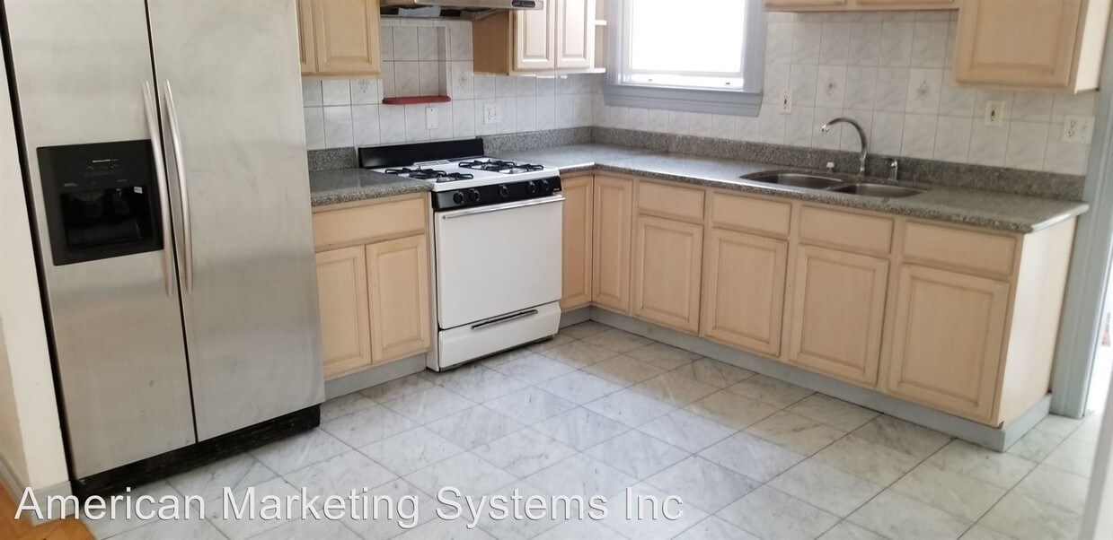 Primary Photo - 2 br, 1.5 bath House - 623 Ellis St #4