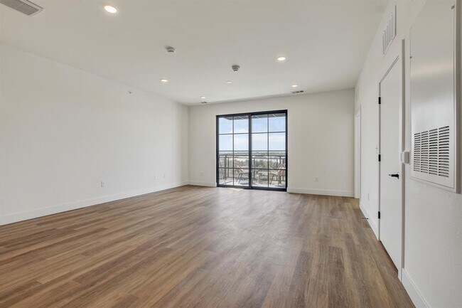 Foto del edificio - 4315 S Congress Ave