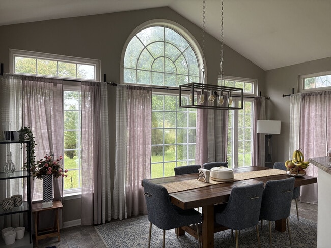 Foto del edificio - 8 Butterfly Ln