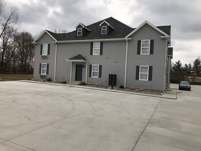 BUILDING VIEW - 6255 W Kilgore Ave
