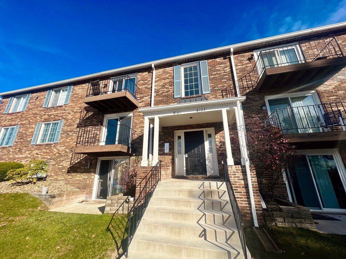 Stunning Condo Unit - 2 Bedroom with Balcony - Hopewell Township - Stunning Condo Unit - 2 Bedroom with Balcony - Hopewell Township