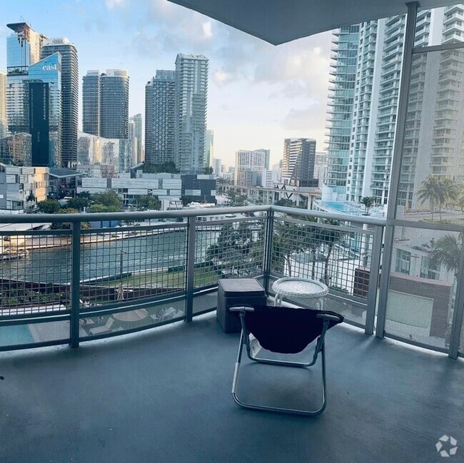 Building Photo - 350 S Miami Ave