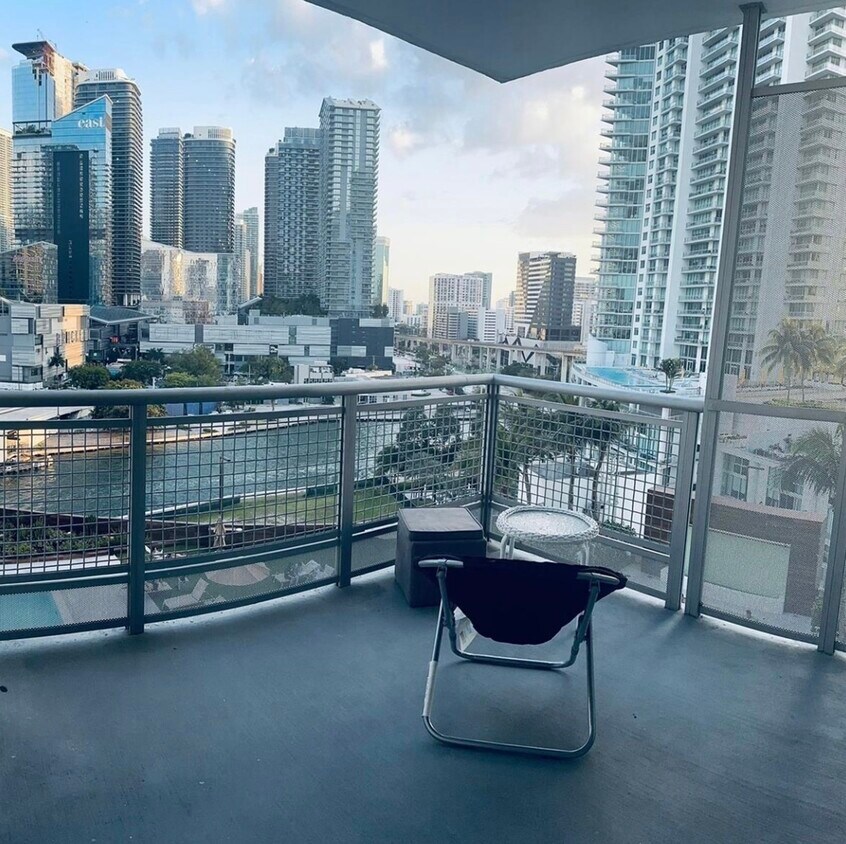 Primary Photo - 350 S Miami Ave