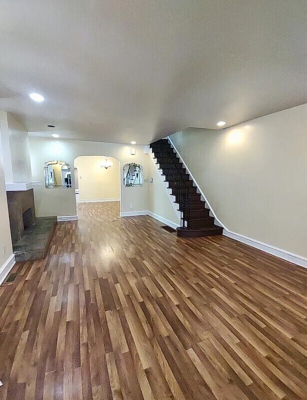 Foto del edificio - 6115 Carpenter St