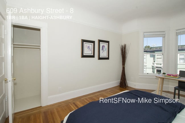 Building Photo - 609 Ashbury St