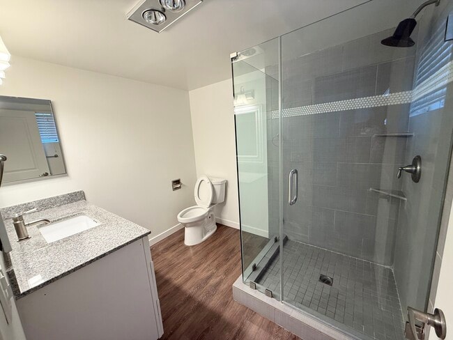 Primary bath - 235 Avenida Aragon