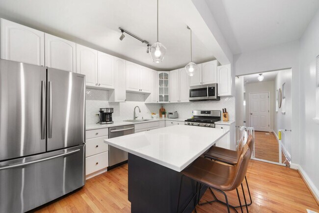 Foto del edificio - 1013 N Paulina St