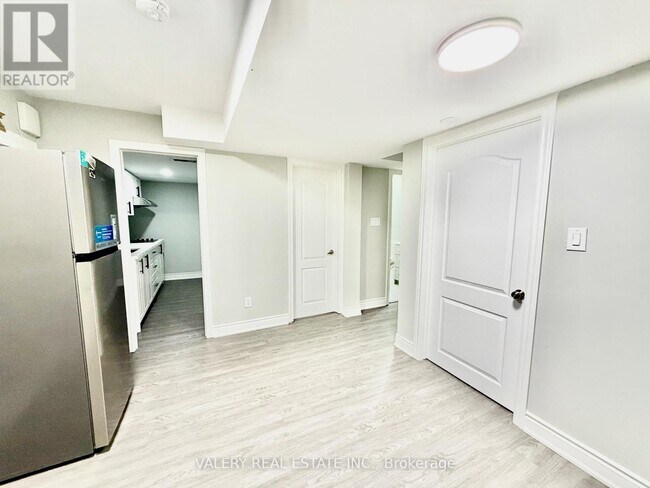 Building Photo - 7 Villanova Rd