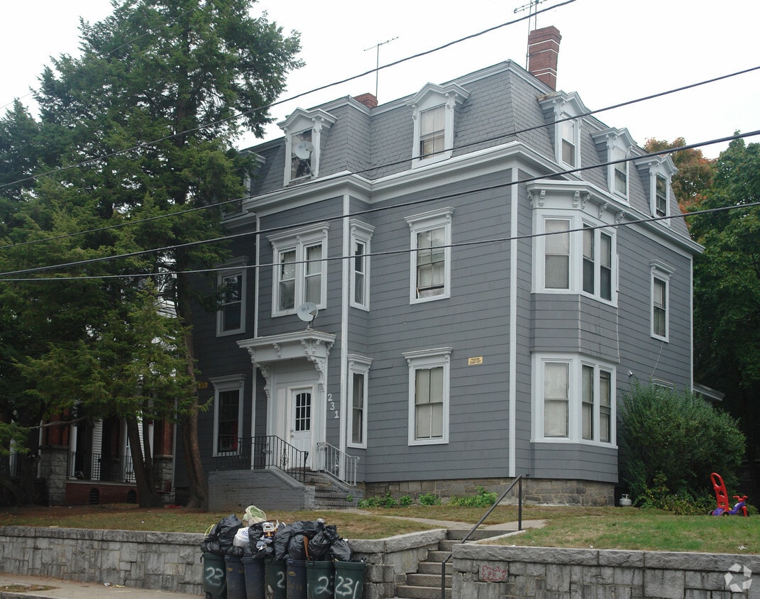 Primary Photo - 231 Jackson St