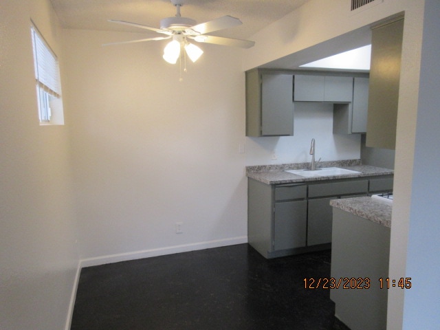 Photo - 198 W Mariposa St Apartment