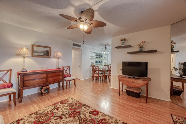 Building Photo - 2400 NE 10th St