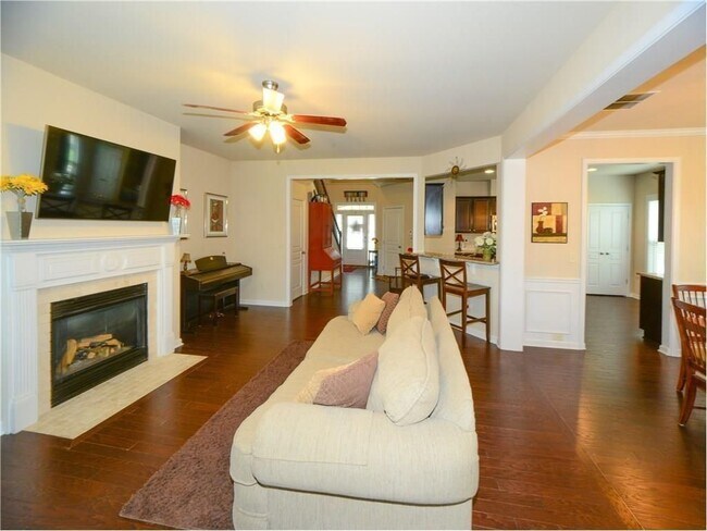 Foto del edificio - 5940 Weddington Dr