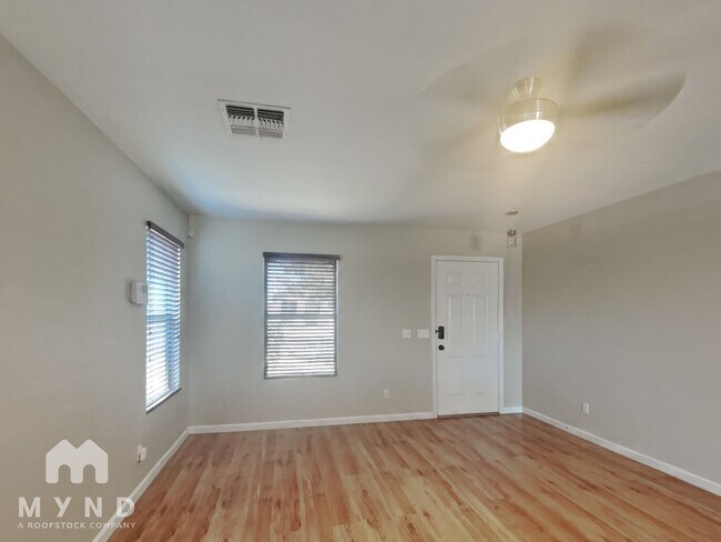 Foto del edificio - 669 W Silver Reef Ct