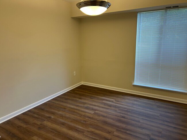 Building Photo - Wonderful Condo in Olney Town Center