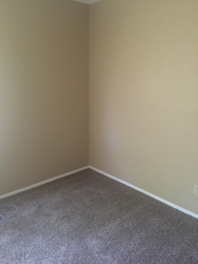 Foto del edificio - 4216 Russel Ct NE