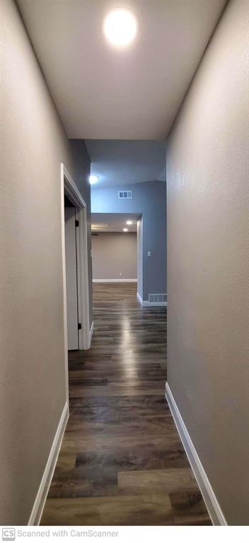 Building Photo - 2015 Brentwood Ln