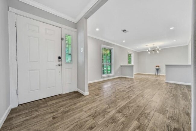 Building Photo - 5506 Braesvalley Dr