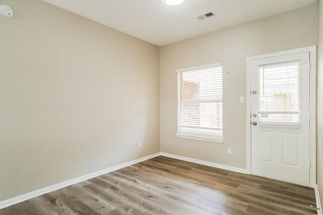 Building Photo - 22906 Sugar Bear Dr