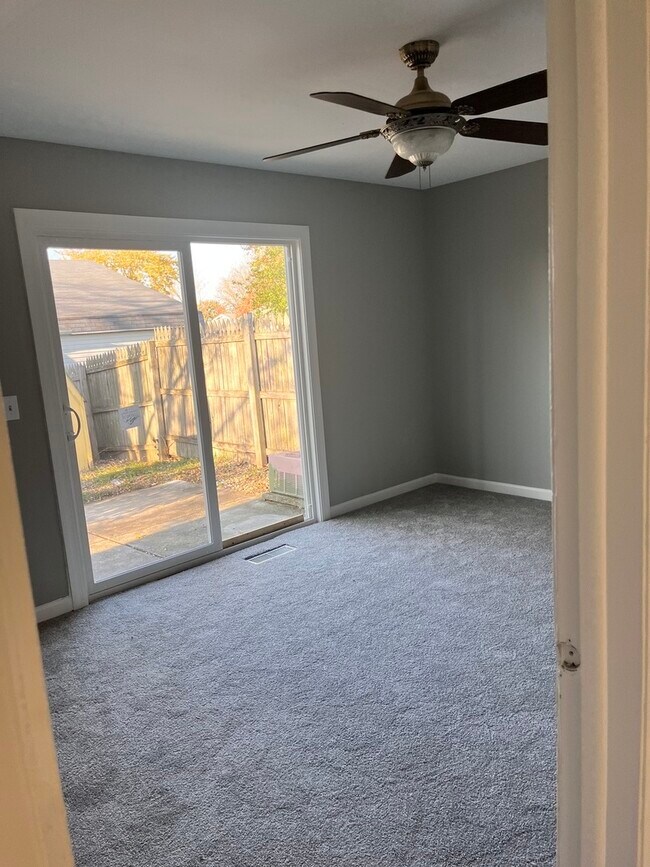Building Photo - 1742 Amherst Cir