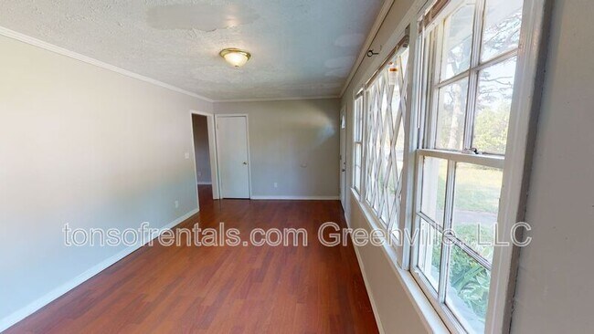 Building Photo - 224 Pinefield Dr
