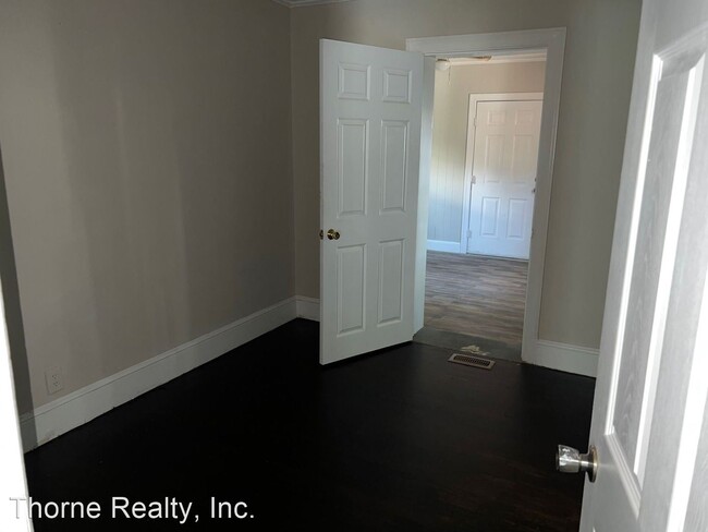 Building Photo - 3 br, 1 bath House - 1612 Davis Street