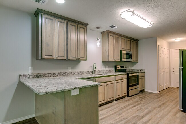 Cocina - 911 Pecorella St E