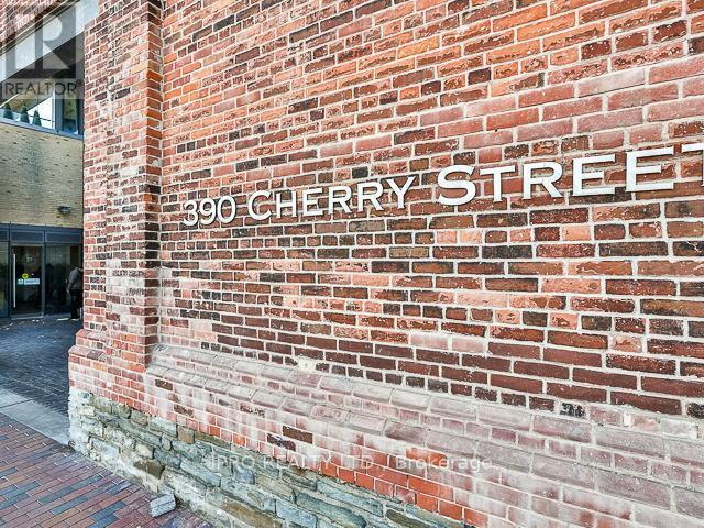 Photo du bâtiment - 390-390 Cherry St