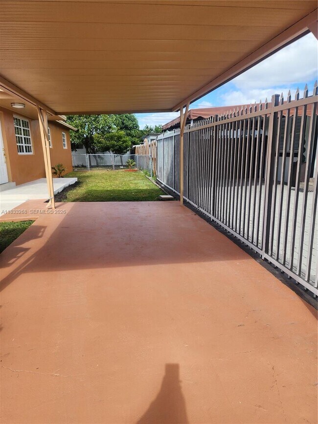 Foto del edificio - 4447 NW 169th Terrace