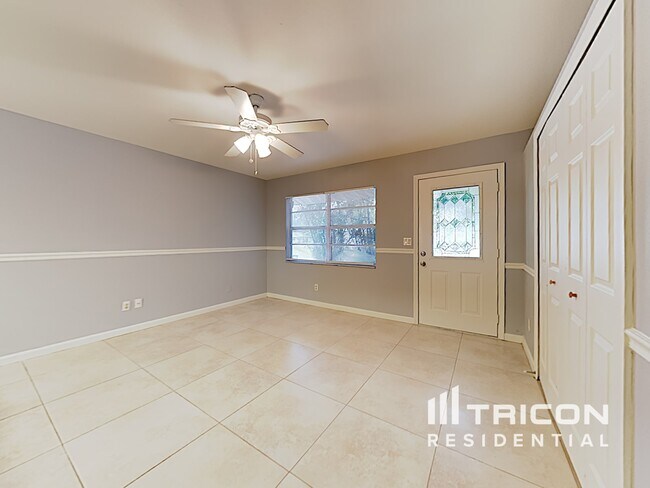 Building Photo - 6423 4th Avenue NE Bradenton FL