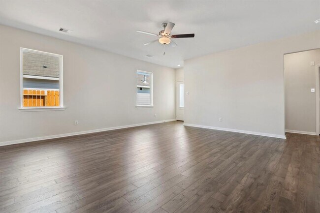 Building Photo - 16434 Blossom Grv Dr