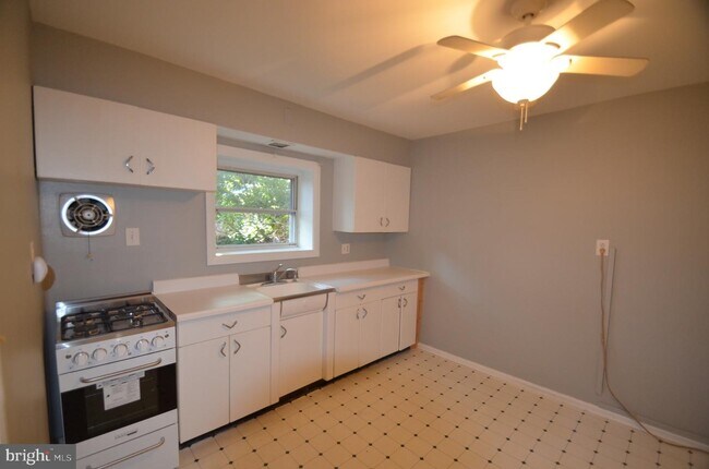 Foto del edificio - 6122 Old Washington Rd