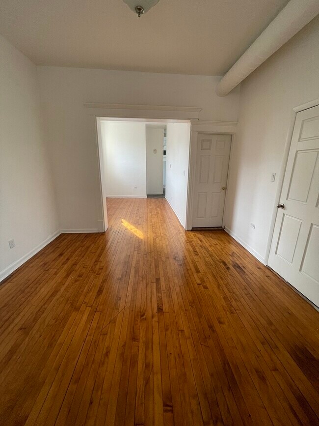 Foto del edificio - 1430 N Wood St