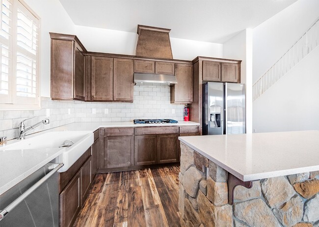 Building Photo - Exquisite Toll Brothers home at Saddle Rid...