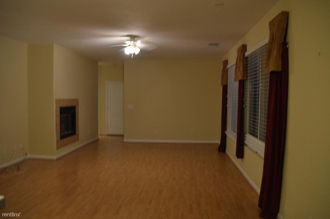 Foto del edificio - 182 Rangewood Dr